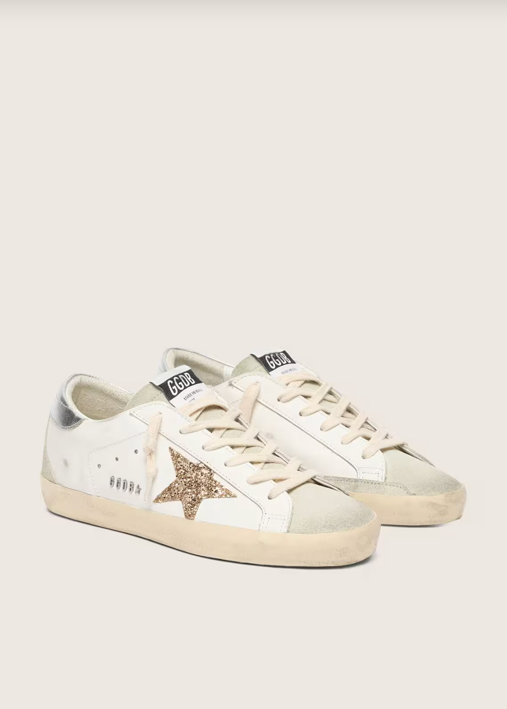 Détail de l'étoile pailletée dorée des baskets Super-Star Portofino